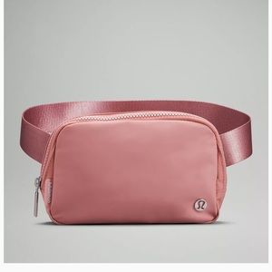 lululemon everywhere belt bag 1L pink pastel
